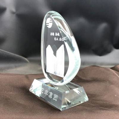 企业形象新篇章 定制上市纪念银币、银章与徽章，打造专属文化礼品